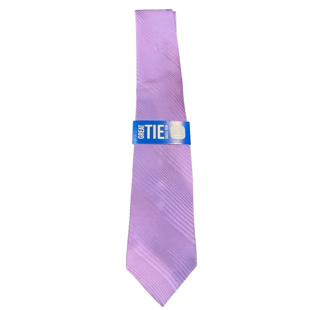 💜NWT Saville Row Lavender 100% Silk Tie. Beautiful color, subtle stripe pattern